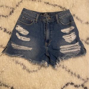 Hollister Ultra High Rise Mom Shorts